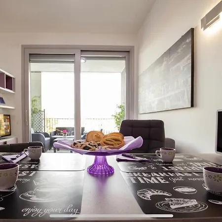 Stylish Close By Trastevere And Life Apartment